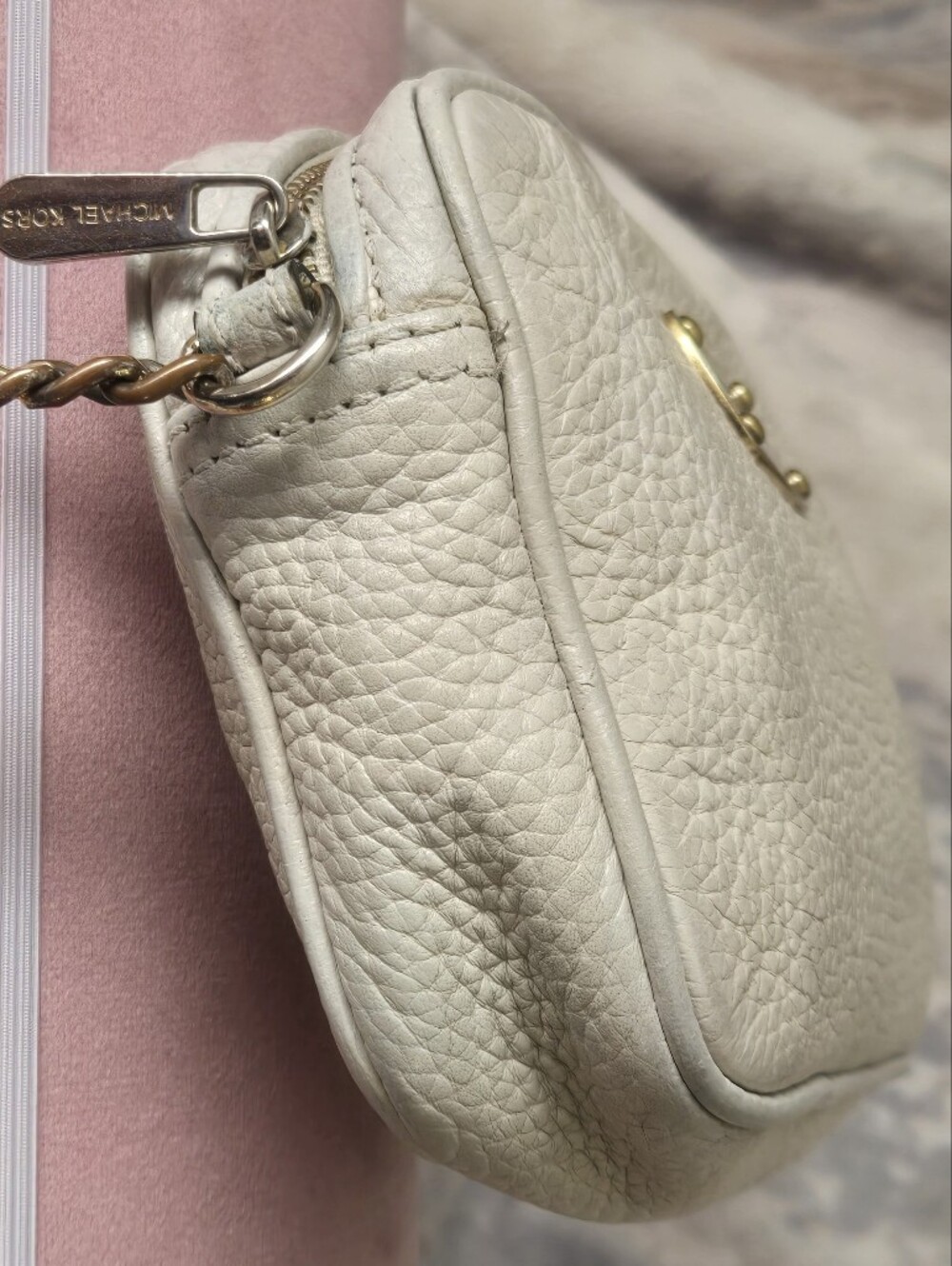 Mini Michael Kors Off White Pebbled Leather Crossbody Bag - Picture 5 of 13